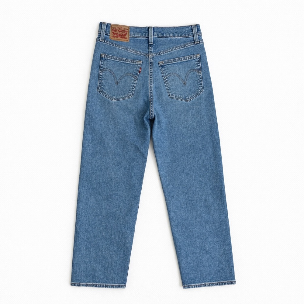 Levi’s Ribcage Straight Ankle jeans, size 27.